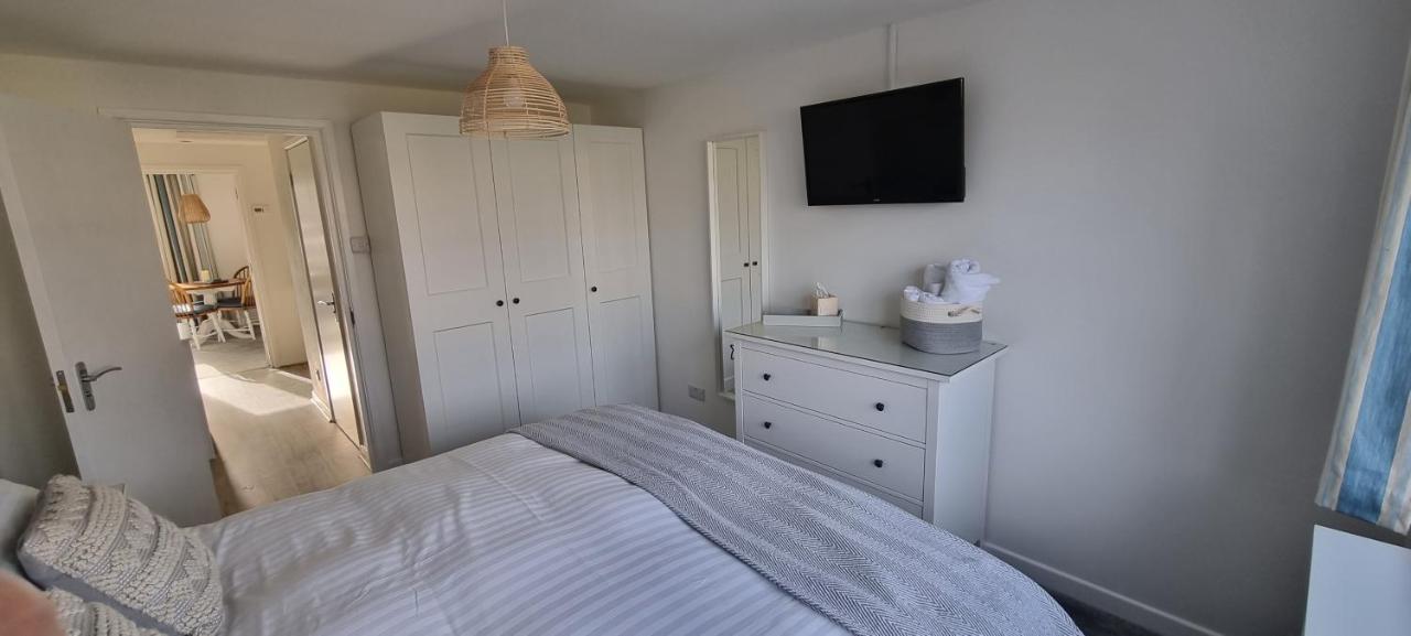 Hightide - 2 Bed With Parking, Balcony & Sea View. Apartment Swanage Exterior photo