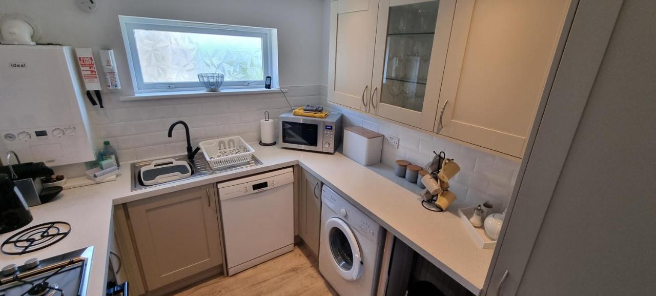 Hightide - 2 Bed With Parking, Balcony & Sea View. Apartment Swanage Exterior photo